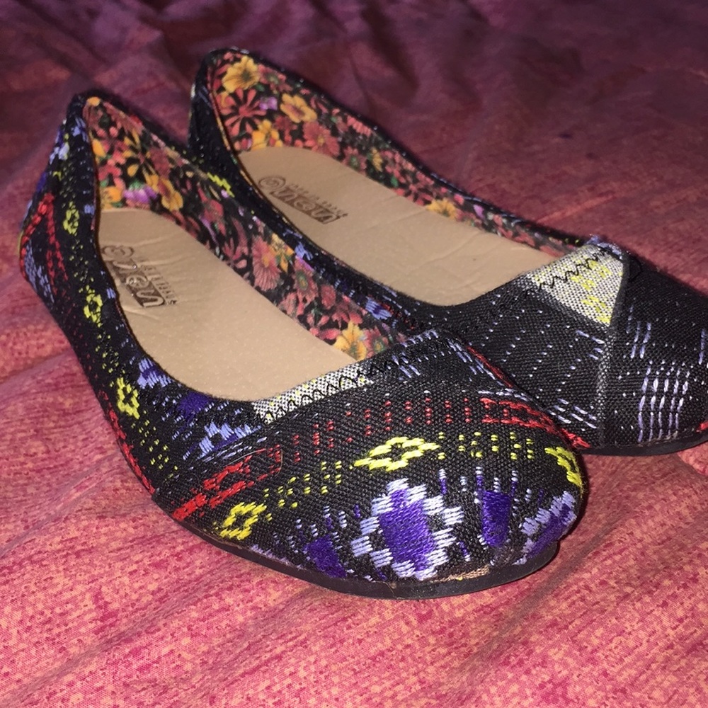 Shoes never worn size 6